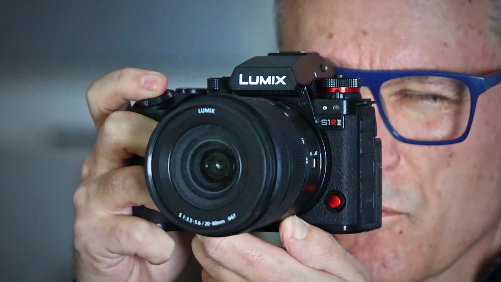 O Canon Panasonic pega a câmera completa, 45 MP S5R II Mirror