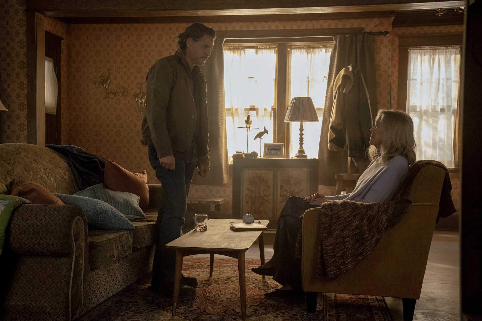 Pedro Pascal e Catherine Uhar em Hoho